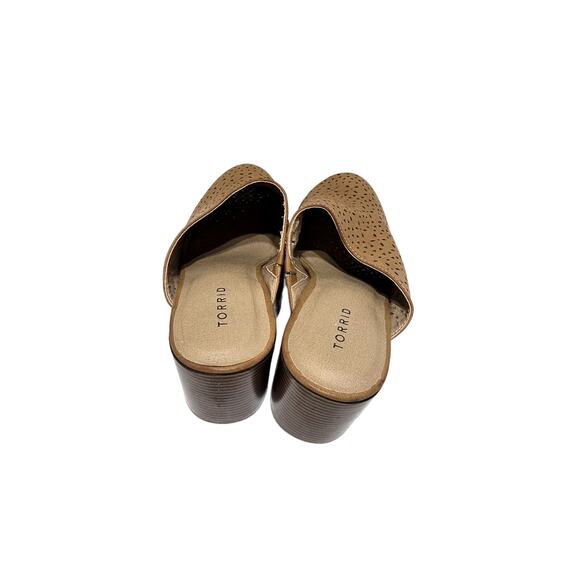 Torrid Women's Cognac Faux Leather Laser Cut Mule Slip On Shoe Size 11.5 Wide - Picture 4 of 7